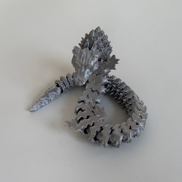 3D Printed Silver Dragon flexi pet - Picture 3 of 5